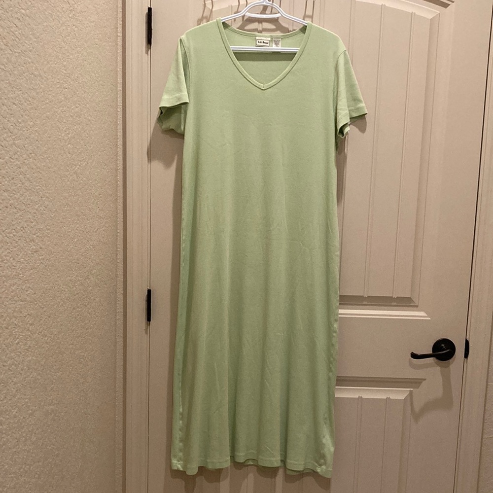 L.L. Bean VTG Women’s Sz M Modest Maxi Dress Green Cotton V-Neck Short Sleeves